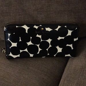 Kate Spade Zipper Wallet